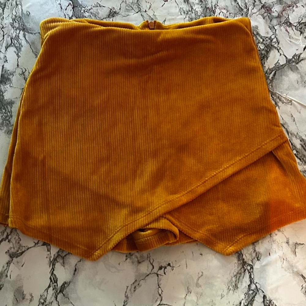 Boutique Blue Blush Golden Orangish Ribbed Skort